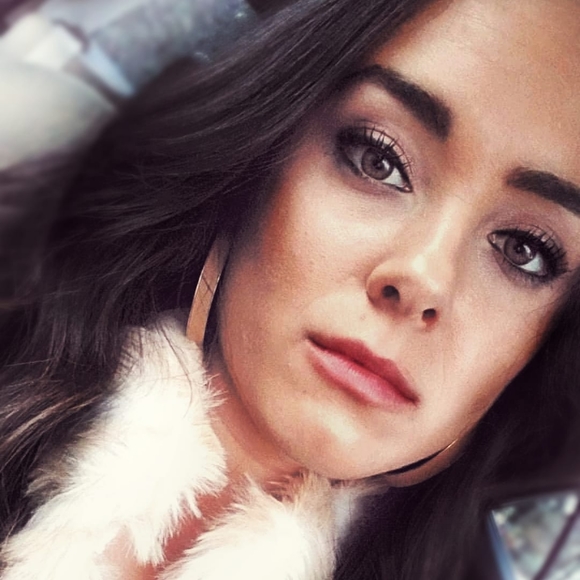 Meet your Posher, Alexandra - Picture 3 of 4